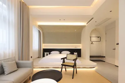 婺源隱洲·設計師美宿 婺女洲度假區-五顯堂附近的飯店