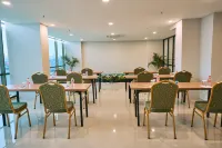 Horison Suite & Residences Iswara Bekasi Hotels in Rawalumbu