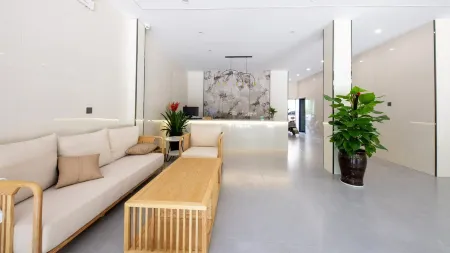 Longhushan Moker Hotel