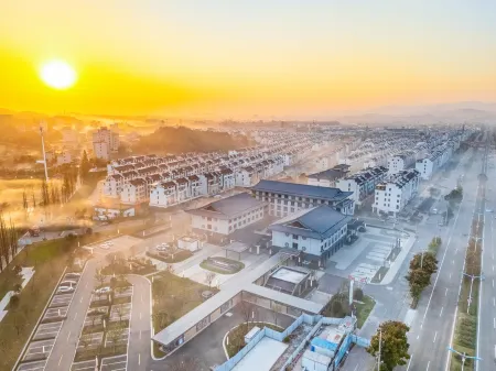 Yongkang Fangyan GINLAN JIA Qingtang Hotel Отели рядом с достопримечательностью «Huafushan Scenic Area»