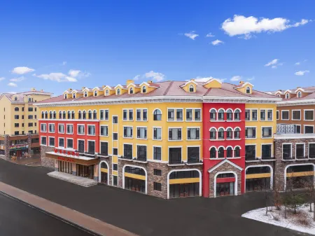 Vienna Hotel (Erdao Baihe Town Branch) Отели рядом с достопримечательностью «Meiren Songyuan (North Gate)»