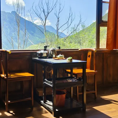 Jiaju Zangzhai Ajiacuo B&B