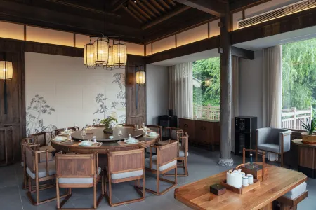 Wudang Mountain Daoyin Xianju Homestay Отели рядом с достопримечательностью «Langmei Temple»