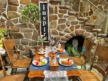 Manju Gallery Hotel and Boutique (Qingdao, Laoshan) Отели рядом с достопримечательностью «Liuqing Bay»