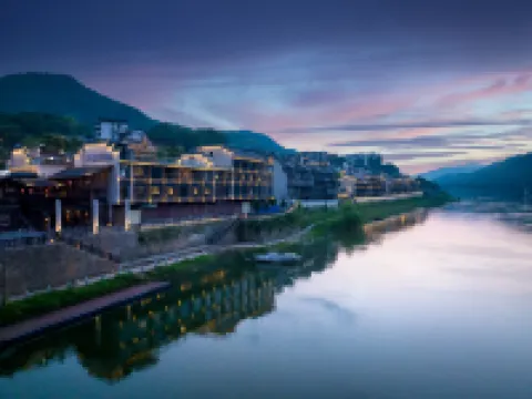 Shuiqi Longmen Hotel (Huaihua HongJiang Ancient Mall) Hotels in HongJiang