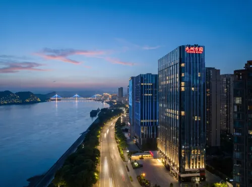 Jiuzhou Fangyuan Hotel(Yichang Wanda Binjiang Store)