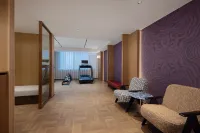 Elong Hotel (Wuhan Wuhuan Avenue Subway Station)