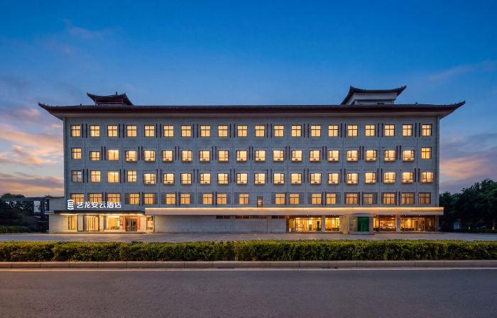 Elong Anyun Hotel (Kaifeng Drum Tower Square Simen)