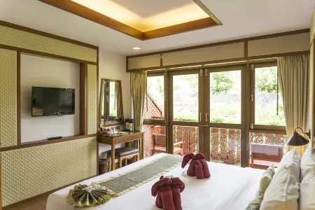 P.P. Erawan Palms Resort Отели рядом с достопримечательностью «Nui Bay»