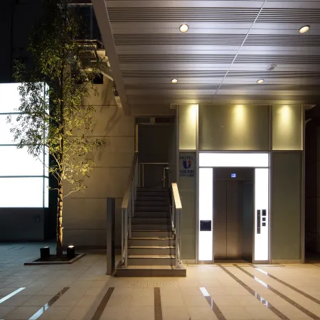 Via Inn Shinsaibashi Отели рядом с достопримечательностью «Концертный зал Namba Hatch»