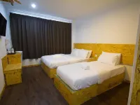 Mesra Boutique Hotel Hotels near Pantai Saujana