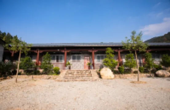 Sanbai Mountain Yuantou Shanshui Homestay