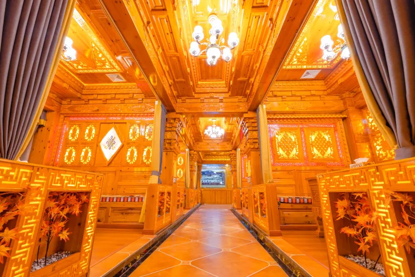 Heishui Jixiang Valley Hotel
