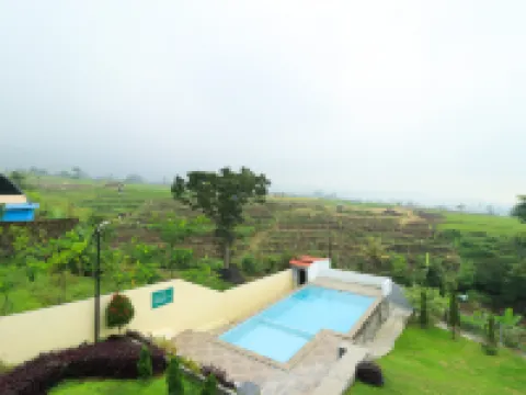 Villa Kangen Omah Hotels in Pacet