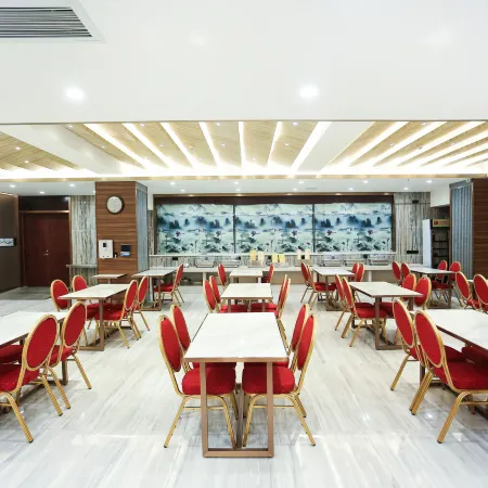 Anren Junyi Hotel