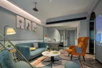 Chocolate Hotel (Changsha Wuyi Square Yuanjialing Subway Station)