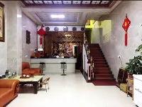 Xinfeng Yidong Hotel