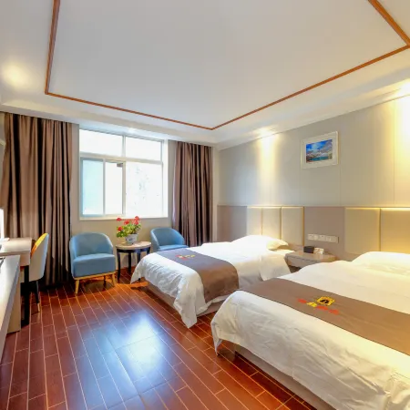 Super 8 Hotel (Entrance to Daocheng Yading Scenic Area)