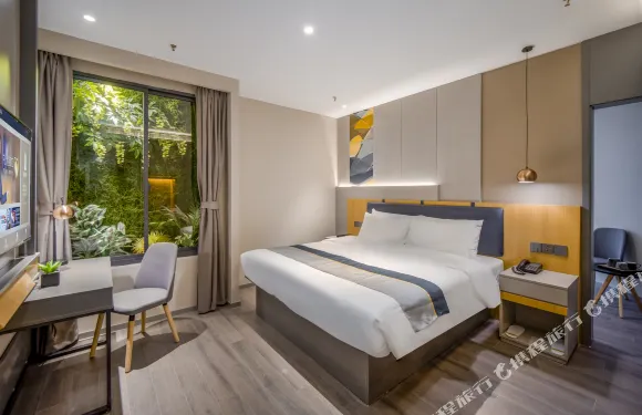 如家商旅酒店（南京橋北弘陽廣場柳洲東路地鐵站店）