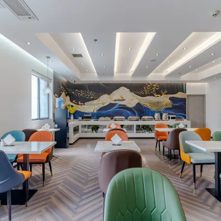 Gujing Junlai Hotel (Tianchang Hongsheng Square)