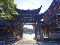 Meeting B & B in Furong Town