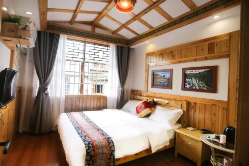 Furong Town Jiujiu Inn
