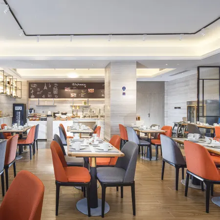 Kerry Hotel (Jinan Daming Lake Baotu Spring Branch) Отели рядом с достопримечательностью «Озеро Пяти драконов»