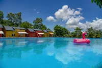 Danfeng Kaili Resort Hotels near Qiniang Mountain