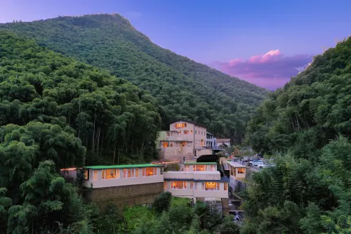 Mountains beyond mountains Liu su shan she hot spring holiday meisu