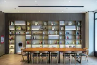 HanTing Hotel (Pengze Caifu Central Square) Hotels in Pengze