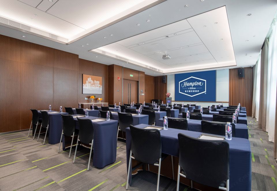 2. 햄튼 바이 힐튼..