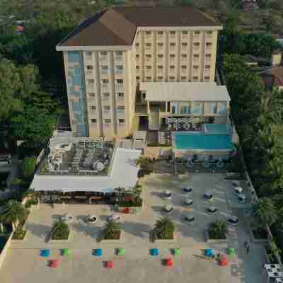 BE Resort Mactan Hotel Exterior