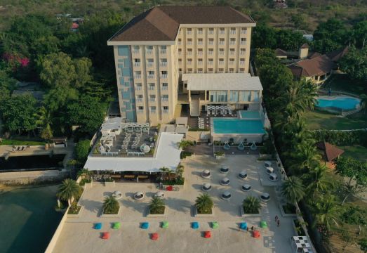 비 리조트 수영장