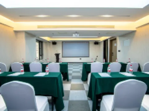 Xinzhi Hotel (Baotou Railway Station Financial Plaza Branch) Hotels in Baotou