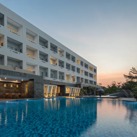 Pollos Hotel & Gallery Rembang
