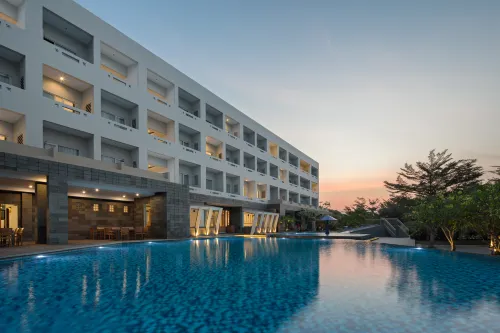 Pollos Hotel & Gallery Rembang Hotels in Rembang