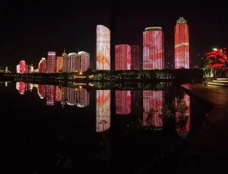 Golden Lotus Herton Seaview Hotel Отели рядом с достопримечательностью «Hainan University(Haidian Campus)»