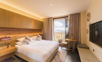 Fuxian Lake Grand View Resort (Guanglong small town)