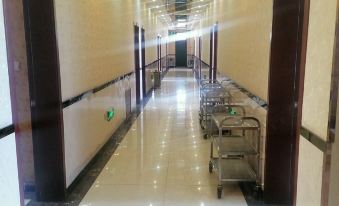 Tonghe Business Hotel