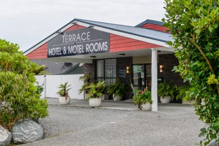 The Terrace Отели рядом с достопримечательностью «West Coast Wildlife Centre»