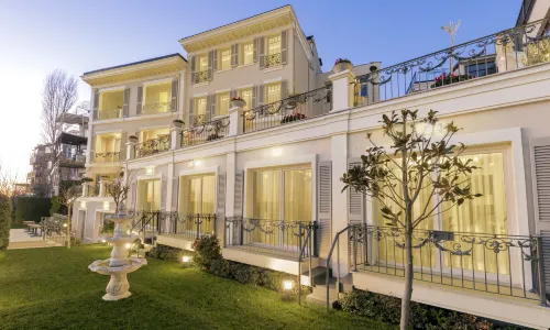 Mula Hotel