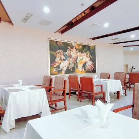 Ghina Fung Hotel
