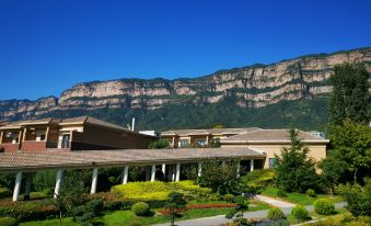 Linzhou Hongqiqu Ying Hotel (Yingbin Building)