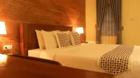 Anang Bed & Breakfast Syariah by Ndalem Beong - Balkoner