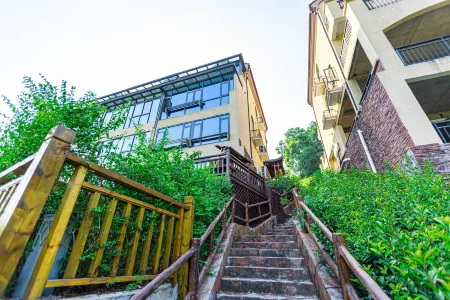 Yichun Huge Hot Spring Holiday Villa Отели в г. Ичунь