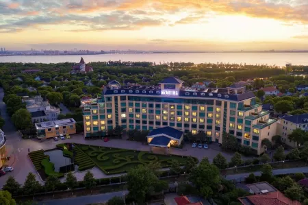 Venice Holiday Hotel Отели рядом с достопримечательностью «Zhengyizhen»