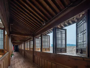 Floral Hotel·Pan'an Jiujian Tian Hotel (Zhezhong Grand Canyon Underwater Hole Scenic Area Store)