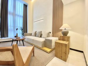 Fengyu International Apartment (Zhugang New Town Longguang Century Business Center Shop)