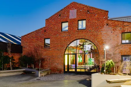 Errick's Boutique Accommodation Отели рядом с достопримечательностью «Clocktower Building Leith Street»