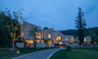 Lost Villa Zilu